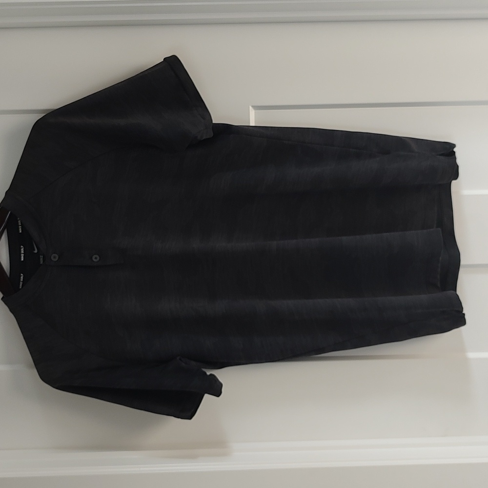 Nike Golf Men's Black shirt sleeve shirt